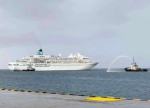 Sector turismo venezolano celebra arribo de primer crucero europeo en 15 años