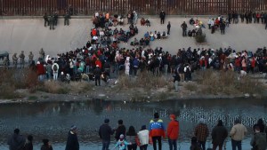 EEUU registró la menor cifra en dos años de migrantes detenidos en la frontera