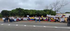 Docentes tachirenses de la frontera protestaron en el puente Atanasio Girardot (VIDEO)