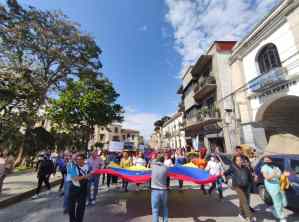 Empleados públicos en Mérida volvieron a marchar este #13Feb y entregaron documento en la Procuraduría