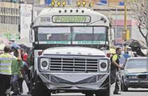 Sin acuerdo: Transportistas en Zulia exigen que el costo del pasaje sea medio dólar