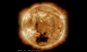 Un agujero solar de 30 veces el tamaño de la Tierra provocará una tormenta geomagnética a finales de semana