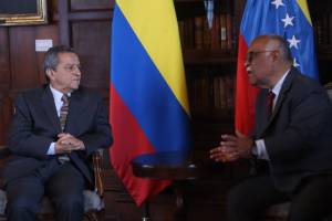 Carlos Martínez, acreditado oficialmente como representante diplomático del régimen chavista en Colombia