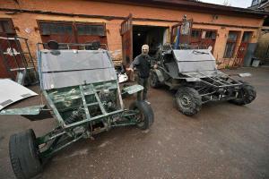 En Ucrania ensamblan “quads” al estilo “Mad Max” para ayudar al ejército
