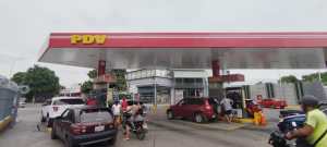 Por falta de inventario en Pdvsa: Las colas por gasolina pican y se extienden en Aragua