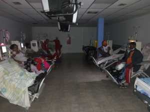 Pacientes de la Unidad de Diálisis Valencia Sur, en riesgo tras fallas eléctricas