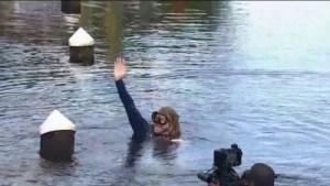 VIDEO: Tras pasar 100 días en las profundidades de los Cayos de Florida, profesor finalmente sale a la superficie