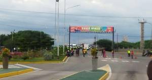 Caos en Maracaibo: indígenas yukpas intentaron tomar el puente sobre el Lago (Imágenes)