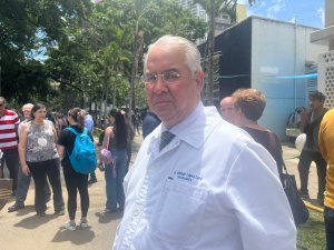 Enrique López Loyo, candidato a rector de la UCV asegura que mejora la asistencia a medida que pasan las horas (VIDEO)