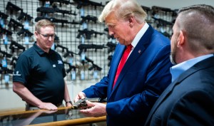 Desató nueva polémica: Trump declaró sus intenciones de comprar un arma en tienda de Carolina del Sur