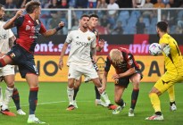 Genoa sorprendió con una goleada escandalosa a la Roma de Mourinho