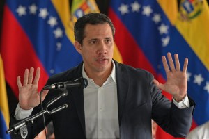 “Los permisos los da Maduro”: Guaidó sobre el concierto de Romeo Santos en La Carlota