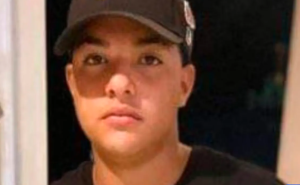 Buscan en Puerto Rico a joven de 18 años acusado de asesinar y quemar a vecinos ancianos
