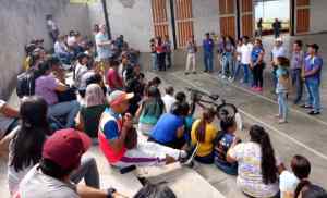Docentes de Barinas sin respuestas por contratos y amenazados por migraciones a nómina del Ministerio de Educación
