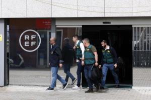 En libertad cinco de los detenidos por el caso de los contratos irregulares de la Federación Española de Fútbol