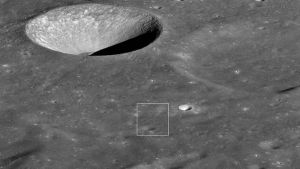 FOTOS: La Nasa captura inquietante figura en la Luna que parece ser de la Tierra