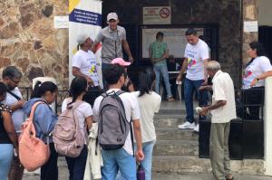 Jóvenes acudieron en “cambote” el último día de inscripción en Registro Electoral de Guárico